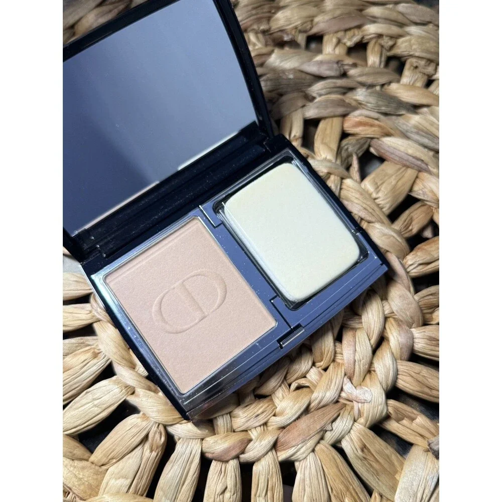 DIOR Forever Natural Velvet Transfer-Proof Compact Foundation/Shade 4N